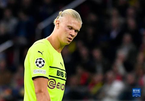 包含阿贾克斯发布备战花絮,今晨调整名单,德甲任务艰巨,心理建设被强调的词条 包含阿贾克斯发布备战花絮,今晨调整名单,德甲任务艰巨,心理建设被强调的词条