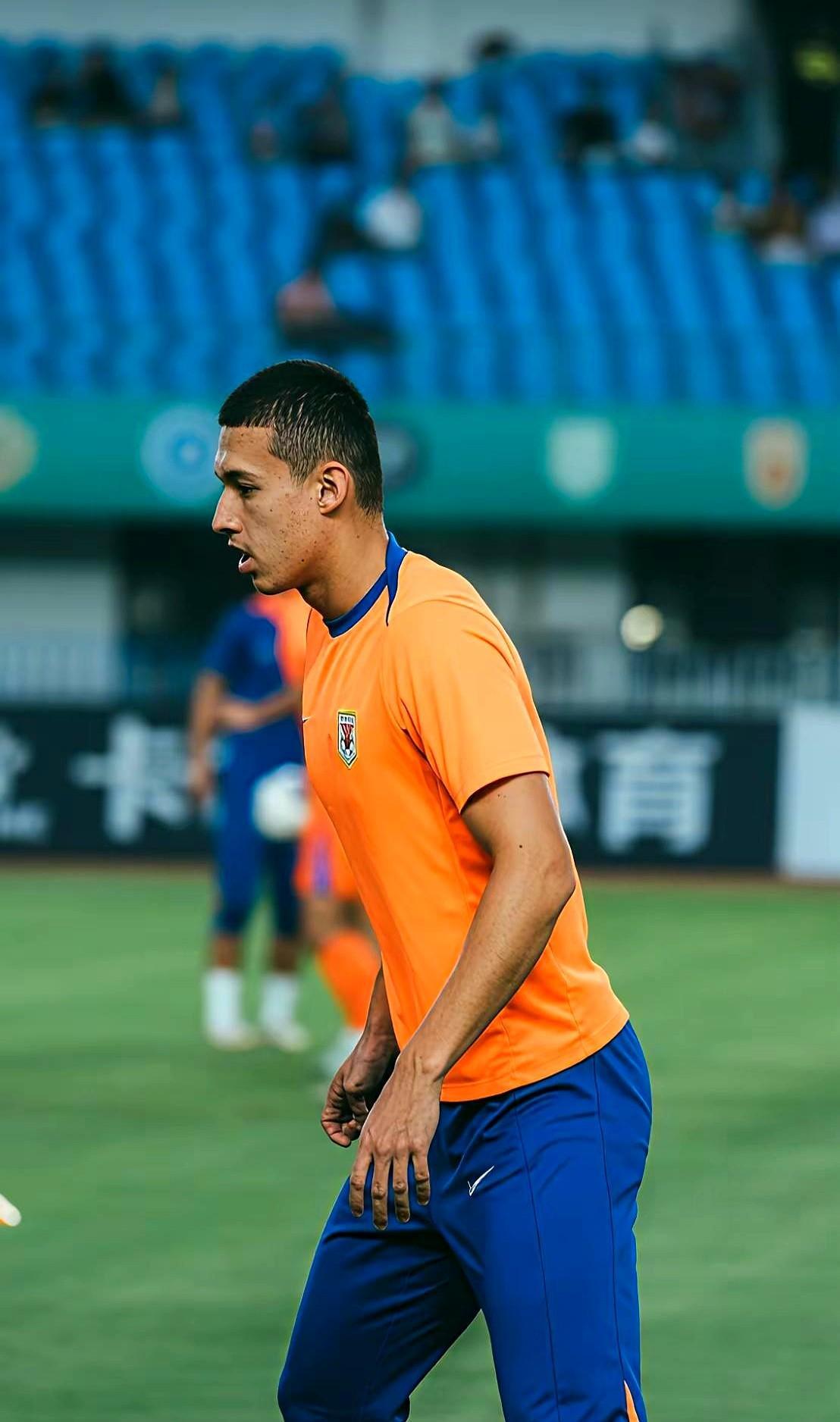 阿斯顿维拉窗口期止住颓势夏洛特黄蜂完成体检备战国王杯，网友：转会期山东男篮调整名单以备欧篮联的简单介绍