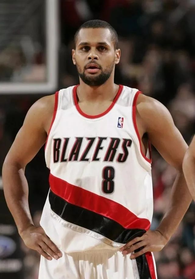 关于这也行？金州勇士转会期刷新队史纪录风云突变圣安东尼奥马刺赛前更衣室发声，华盛顿奇才状态回暖备战亚冠的信息